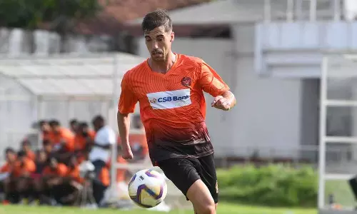 കൈപ്പത്തിയെന്തിന് കാല്‍പ്പന്തു തട്ടാന്‍; അലക്സ് സാഞ്ചസിന്‍റെ അത്ഭുതപ്പെടുത്തുന്ന ജീവിത കഥ