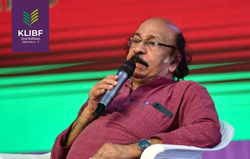 തന്നെ ഏറ്റവും കൂടുതല്‍ സ്വാധീനിച്ചത് ബൈബിള്‍, ബുദ്ധന്റെ ധര്‍മപദം, കമ്മ്യൂണിസ്റ്റ് മാനിഫെസ്റ്റോ എന്നീ പുസ്തകങ്ങളാണെന്ന് കവി.