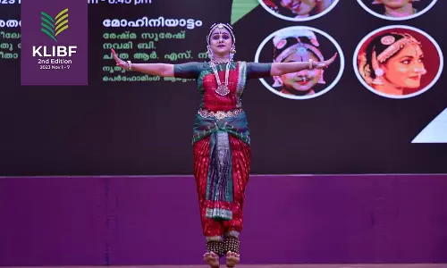 വേദി കീഴടക്കിയ ഭാവ താള ചാരുത വേദി കീഴടക്കിയ ഭാവ താള ചാരുത