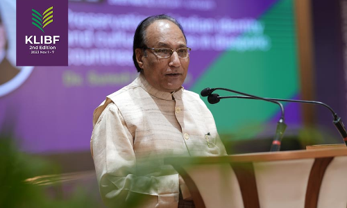 ഇന്ത്യയുടെ സാംസ്കാരിക മൂല്യങ്ങളെക്കുറിച്ചുള്ള ചിന്തകള് പങ്കുവച്ച് സുരേഷ് ഋതുപര്ണ ഇന്ത്യയുടെ സാംസ്കാരിക മൂല്യങ്ങളെക്കുറിച്ചുള്ള ചിന്തകള് പങ്കുവച്ച് സുരേഷ് ഋതുപര്ണ