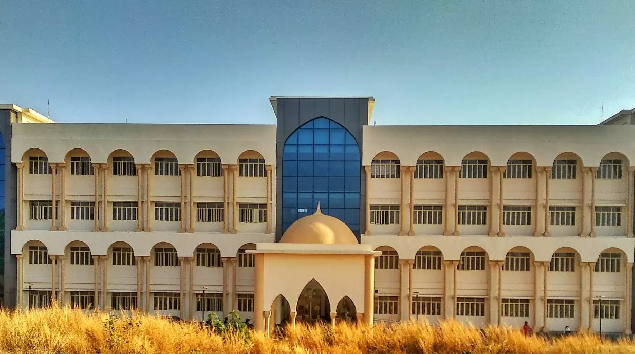 ക്ലാസ് മുറികൾ കാലാവധി കഴിഞ്ഞ കെട്ടിടത്തിൽ; കടുത്ത അവഗണന നേരിട്ട് മലപ്പുറം അലിഗഡ് സെന്റർ