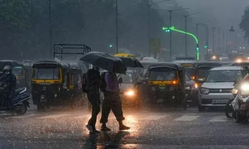 ഇടിമിന്നലോടുകൂടിയ ശക്തമായ മഴക്ക് സാധ്യത; രണ്ട് ജില്ലകളില്‍ ഓറഞ്ച് അലർട്ട്, ഇടുക്കിയിൽ ഉരുൾപൊട്ടൽ