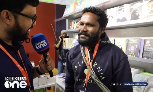 ആനകളും ആദിവാസികളും തമ്മിലെ സൗഹൃദം;   ‘കുറു’ ഷാർജയിൽ പ്രകാശനം ചെയ്തു