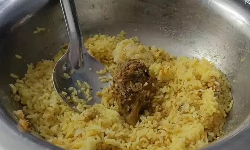 ബിരിയാണിയില്‍ കോഴിത്തല; ഹോട്ടല്‍ പൂട്ടിച്ച് ഭക്ഷ്യസുരക്ഷ വകുപ്പ്