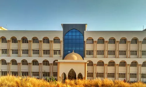 ക്ലാസ് മുറികൾ കാലാവധി കഴിഞ്ഞ കെട്ടിടത്തിൽ; കടുത്ത അവഗണന നേരിട്ട് മലപ്പുറം അലിഗഡ് സെന്റർ ക്ലാസ് മുറികൾ കാലാവധി കഴിഞ്ഞ കെട്ടിടത്തിൽ; കടുത്ത അവഗണന നേരിട്ട് മലപ്പുറം അലിഗഡ് സെന്റർ