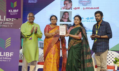 ശ്വാസത്തിലൊരു തോണി, തോണിയിലൊരു കഥ എ. ജി. ഒലീന പ്രകാശനം ചെയ്തു. ശ്വാസത്തിലൊരു തോണി, തോണിയിലൊരു കഥ എ. ജി. ഒലീന പ്രകാശനം ചെയ്തു.