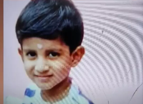 മലങ്കര ആശുപത്രിയിൽ മരിച്ച മൂന്നര വയസുകാരന്റെ പോസ്റ്റ്മോര്ട്ടം ഇന്ന് മലങ്കര ആശുപത്രിയിൽ മരിച്ച മൂന്നര വയസുകാരന്റെ പോസ്റ്റ്മോര്ട്ടം ഇന്ന്