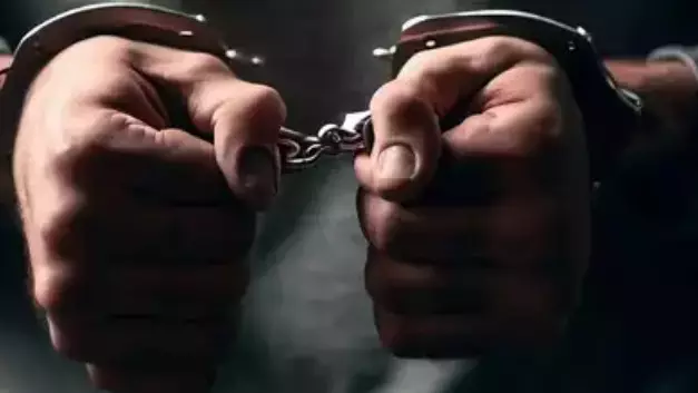 സി.ഇ.ഒമാരുടെ മെയിൽ ഹാക്ക് ചെയ്ത് തട്ടിയത് 36 ദശലക്ഷം ഡോളർ; അന്താരാഷ്ട്ര സൈബർ തട്ടിപ്പ് സംഘം അറസ്റ്റിൽ സി.ഇ.ഒമാരുടെ മെയിൽ ഹാക്ക് ചെയ്ത് തട്ടിയത് 36 ദശലക്ഷം ഡോളർ; അന്താരാഷ്ട്ര സൈബർ തട്ടിപ്പ് സംഘം അറസ്റ്റിൽ