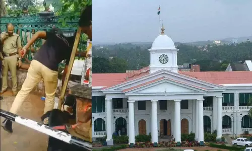 സെക്രട്ടേറിയറ്റിന് ബോംബ് ഭീഷണിയുണ്ടെന്ന സന്ദേശം വ്യാജം; ഒരാൾ കസ്റ്റഡിയിൽ സെക്രട്ടേറിയറ്റിന് ബോംബ് ഭീഷണിയുണ്ടെന്ന സന്ദേശം വ്യാജം; ഒരാൾ കസ്റ്റഡിയിൽ