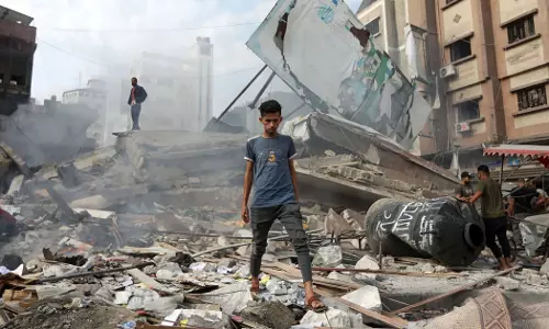 Israel intensifies attacks on northern and southern Gaza