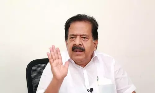 ഫലസ്തീന്റേത് സ്വയം പ്രതിരോധം, ഇസ്രായേൽ ആക്രമണത്തെ ന്യായീകരിക്കാനാവില്ല; തരൂരിനെ തിരുത്തി രമേശ് ചെന്നിത്തല