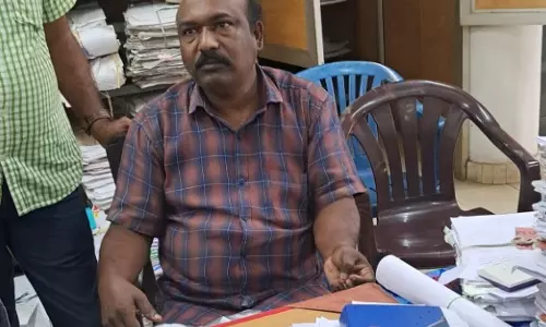 സ്ഥലം അളക്കാൻ 2500 രൂപ; താലൂക്ക് സർവേയർ കൈക്കൂലി വാങ്ങുന്നതിനിടെ പിടിയിൽ