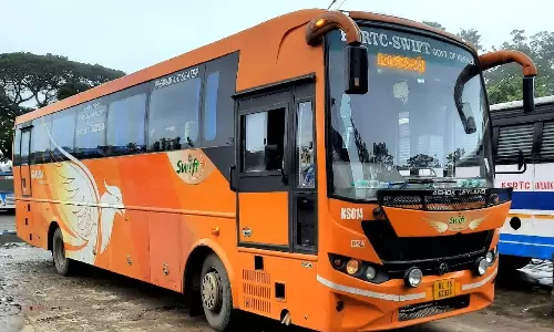 Film screening on KSRTC bus, fake CD, Suspension , latest malayalam news, കെഎസ്ആർടിസി ബസിലെ സിനിമാ പ്രദർശനം, വ്യാജ സിഡി, സസ്പെൻഷൻ, ഏറ്റവും പുതിയ മലയാളം വാർത്തകൾ