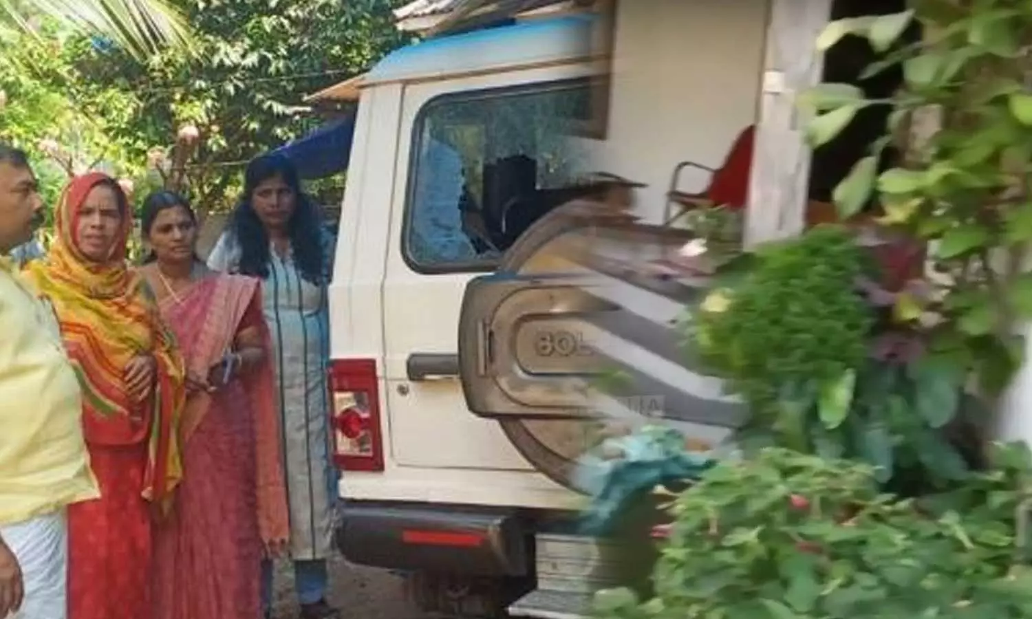 Nilambur municipal councilor AP Raziyas house was attacked