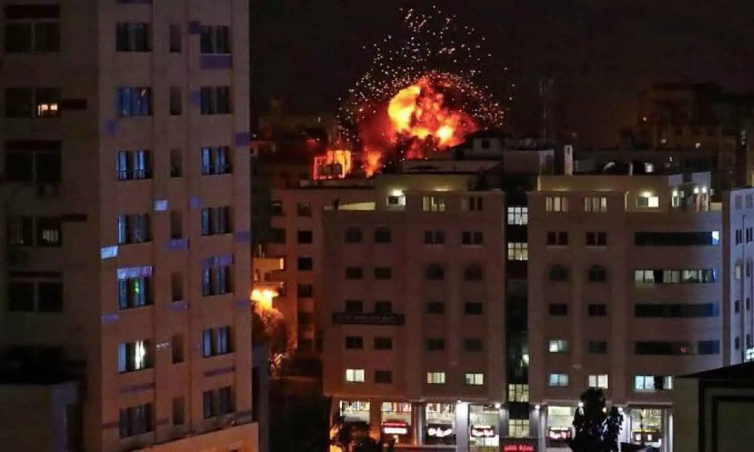 AlShifa Hospital is turning into a graveyard AlShifa Hospital is turning into a graveyard