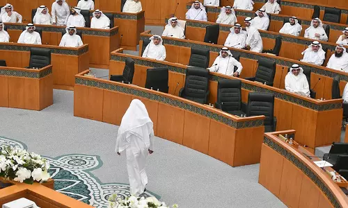 കുവൈത്ത് പ്രധാനമന്ത്രിക്കെതിരെ കുറ്റവിചാരണ നോട്ടീസുമായി പാര്ലമെന്റ് അംഗം കുവൈത്ത് പ്രധാനമന്ത്രിക്കെതിരെ കുറ്റവിചാരണ നോട്ടീസുമായി പാര്ലമെന്റ് അംഗം