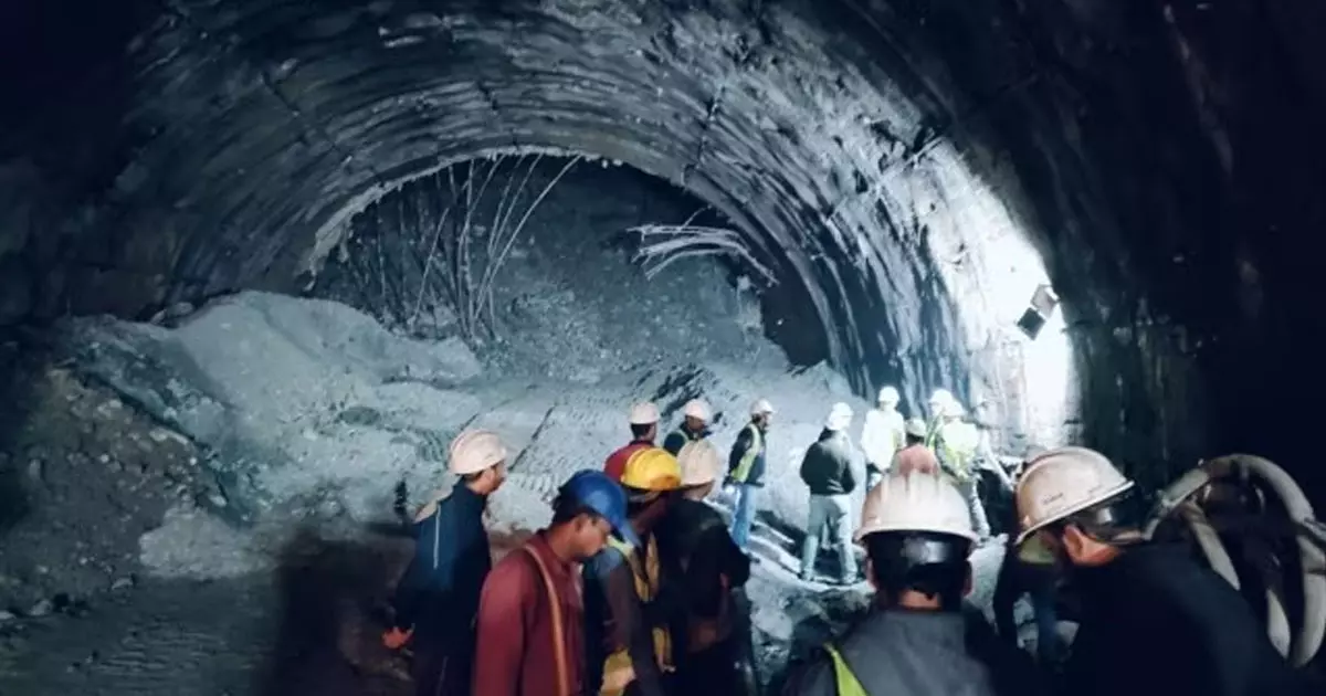 After 24 hours, the rescue operation continues in the tunnel in Uttarakhand