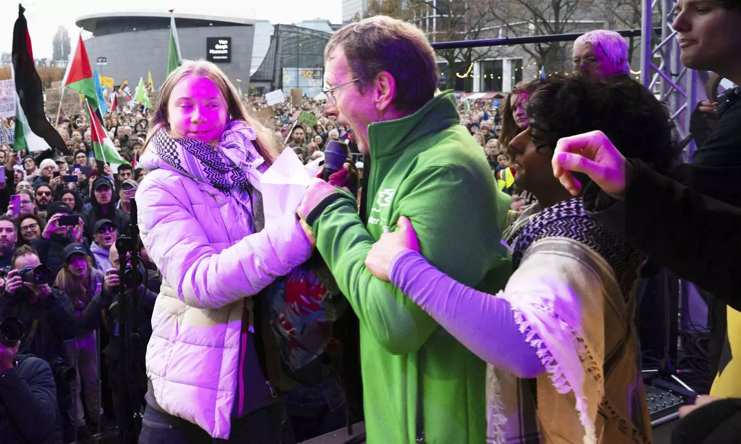 പരിസ്ഥിതി റാലിയിൽ ഫലസ്തീന് ഐക്യദാർഢ്യം