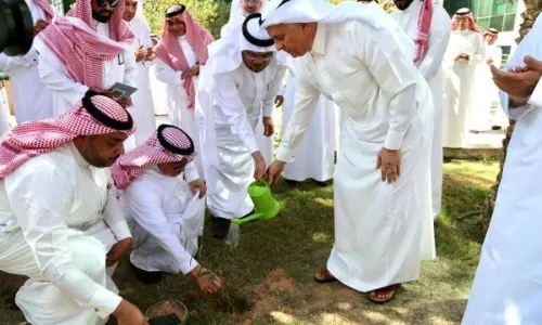 ആയിരം കോടി മരങ്ങള് നട്ടുപിടിപ്പിക്കും; സൗദിയില് ദേശീയ വനവല്ക്കരണ പരിപാടിക്ക് തുടക്കം ആയിരം കോടി മരങ്ങള് നട്ടുപിടിപ്പിക്കും; സൗദിയില് ദേശീയ വനവല്ക്കരണ പരിപാടിക്ക് തുടക്കം