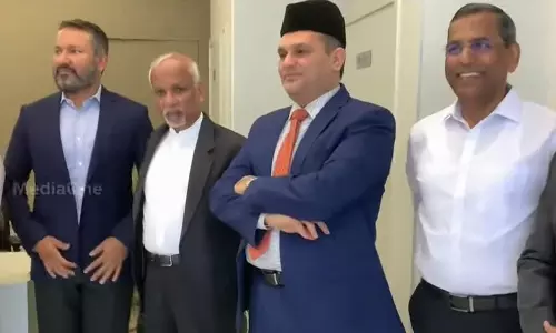 ജലീൽ ക്യാഷ്​ ആൻഡ്​ കാരി; വിദ്യാഭ്യാസ സ്​കോളർഷിപ്പുകൾ വിതരണം ചെയ്തു