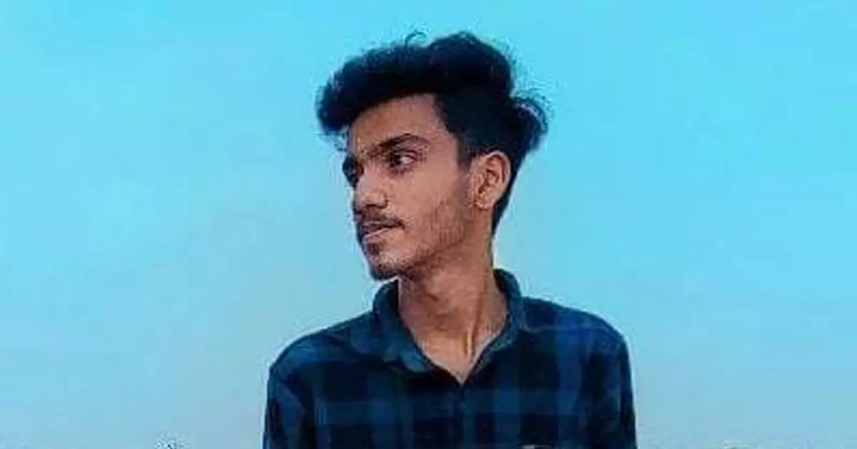 അടൂരിൽ വാഹനാപകടം; 21കാരനായ ബൈക്ക് യാത്രികൻ മരിച്ചു