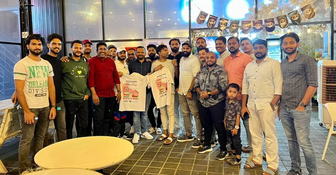 ഒമാന്റെ 53ാം ദേശീയ ദിനാഘോഷം; 53 കിലോമീറ്റർ നടത്ത യജ്ഞവുമായി മലയാളി യുവാക്കൾ ഒമാന്റെ 53ാം ദേശീയ ദിനാഘോഷം; 53 കിലോമീറ്റർ നടത്ത യജ്ഞവുമായി മലയാളി യുവാക്കൾ