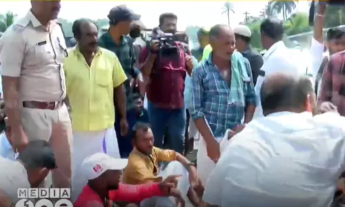 ജില്ലാ കലക്ടറുമായി നടത്തിയ ചർച്ച വിജയം; കോവളത്തെ മത്സ്യത്തൊഴിലാളികളുടെ പ്രതിഷേധം അവസാനിപ്പിച്ചു