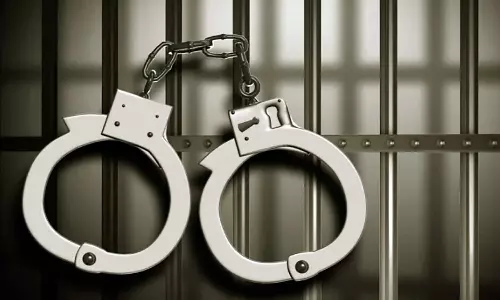 Bangalore drug mafia boss arrested in Kozhikode, drug mafia, drugs in kerala, latest malayalam news, ബാംഗ്ലൂർ മയക്കുമരുന്ന് മാഫിയ തലവൻ കോഴിക്കോട് പിടിയിലായി, മയക്കുമരുന്ന് മാഫിയ, മയക്കുമരുന്ന് കേരളത്തിൽ, ഏറ്റവും പുതിയ മലയാളം വാർത്ത Bangalore drug mafia boss arrested in Kozhikode, drug mafia, drugs in kerala, latest malayalam news, ബാംഗ്ലൂർ മയക്കുമരുന്ന് മാഫിയ തലവൻ കോഴിക്കോട് പിടിയിലായി, മയക്കുമരുന്ന് മാഫിയ, മയക്കുമരുന്ന് കേരളത്തിൽ, ഏറ്റവും പുതിയ മലയാളം വാർത്ത