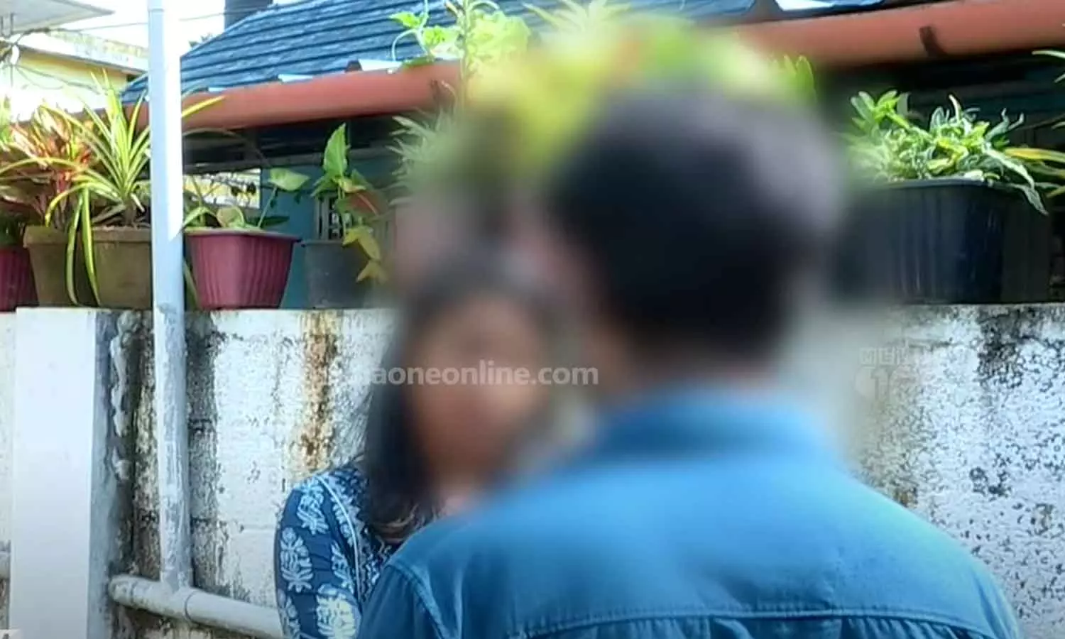 ആലുവയിലെ കുട്ടിയുടെ നഷ്ടപരിഹാരത്തുക കോൺഗ്രസ് നേതാവ് തട്ടിയെടുത്തതായി ആരോപണം ആലുവയിലെ കുട്ടിയുടെ നഷ്ടപരിഹാരത്തുക കോൺഗ്രസ് നേതാവ് തട്ടിയെടുത്തതായി ആരോപണം