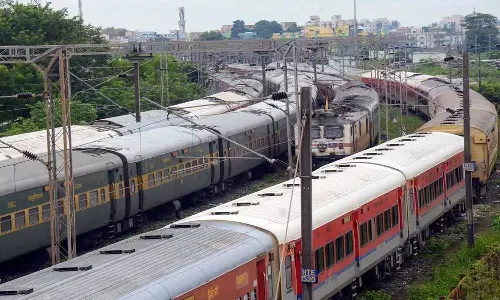 Indian Railways to introduce 3,000 new trains, targets zero waiting lists in coming 4-5 years, Indian Railways targets zero waiting lists in coming 4-5 years Indian Railways to introduce 3,000 new trains, targets zero waiting lists in coming 4-5 years, Indian Railways targets zero waiting lists in coming 4-5 years