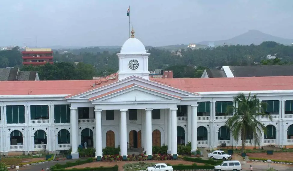 ഇ- മെയിലിലും ഫോണിലും കോടതി സമൻസ്; വിജ്ഞാപനം പുറപ്പെടുവിച്ച് സംസ്ഥാന സർക്കാർ