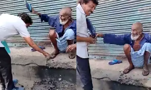 Congress Madhya Pradesh Candidate Seeks Slipper Blessings From Fakir