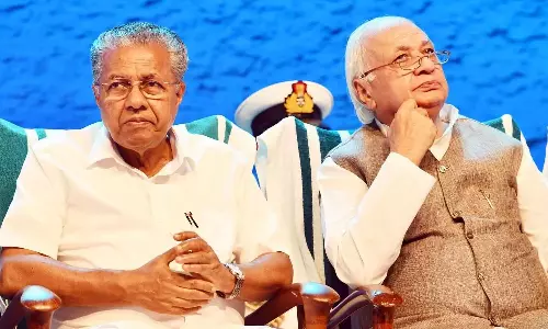 ബില്ലുകളിൽ ഒപ്പിടുന്നില്ല; ഗവർണർക്കെതിരായ സംസ്ഥാനത്തിന്റെ ഹരജി സുപ്രീംകോടതി ഇന്ന് പരിഗണിക്കും