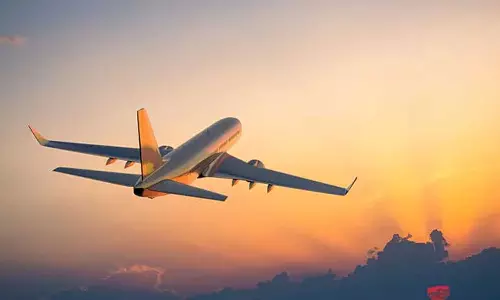 Expatriates  against the central governments increase in air fares,Airfare In India,domestic airfares,international routes., വിമാന യാത്രാ നിരക്ക് വർധന,വിമാന യാത്രാ നിരക്ക്,latest malayalam news
