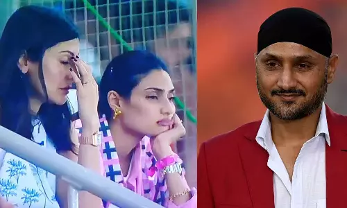 Anushka sharma-athiya shetty- Harbhajn singh