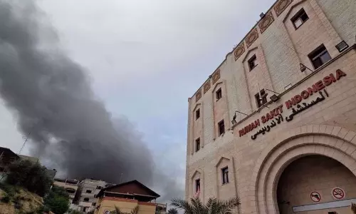 ഇന്തോനേഷ്യൻ ആശുപത്രിയിൽ ഇസ്രായേലിന്റെ ആക്രമണം; രോഗികളും ഡോക്ടർമാരുമടക്കം 12പേർ കൊല്ലപ്പെട്ടു ഇന്തോനേഷ്യൻ ആശുപത്രിയിൽ ഇസ്രായേലിന്റെ ആക്രമണം; രോഗികളും ഡോക്ടർമാരുമടക്കം 12പേർ കൊല്ലപ്പെട്ടു