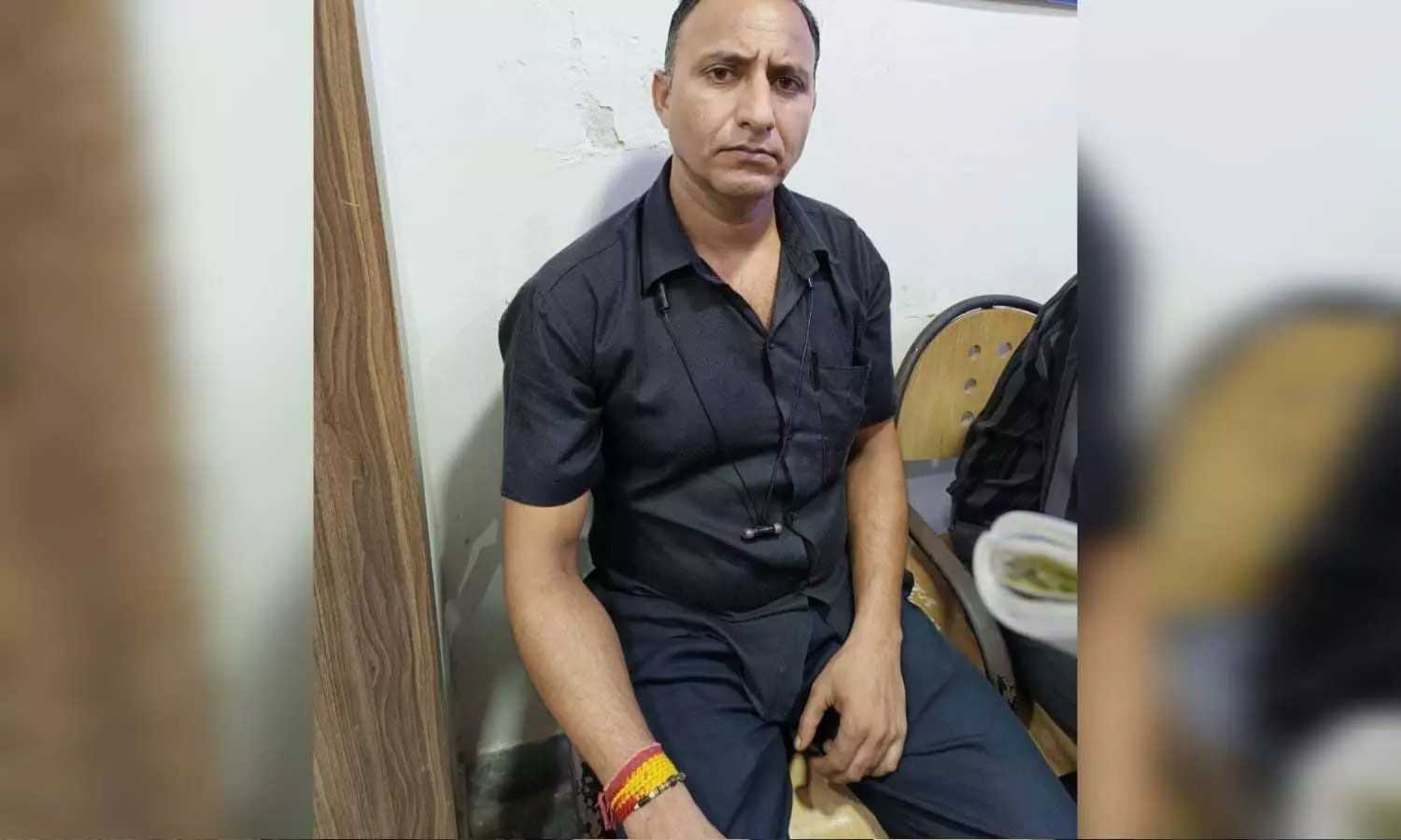 കശ്മീർ സ്വദേശി, തൃശൂരിൽ സെക്യൂരിറ്റി ജീവനക്കാരൻ: വ്യാജ ആയുധ ലൈസൻസ് നിർമിച്ചതിന് അറസ്റ്റിൽ കശ്മീർ സ്വദേശി, തൃശൂരിൽ സെക്യൂരിറ്റി ജീവനക്കാരൻ: വ്യാജ ആയുധ ലൈസൻസ് നിർമിച്ചതിന് അറസ്റ്റിൽ