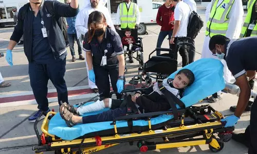 First Group of Injured Gaza Children Arrives in UAE
