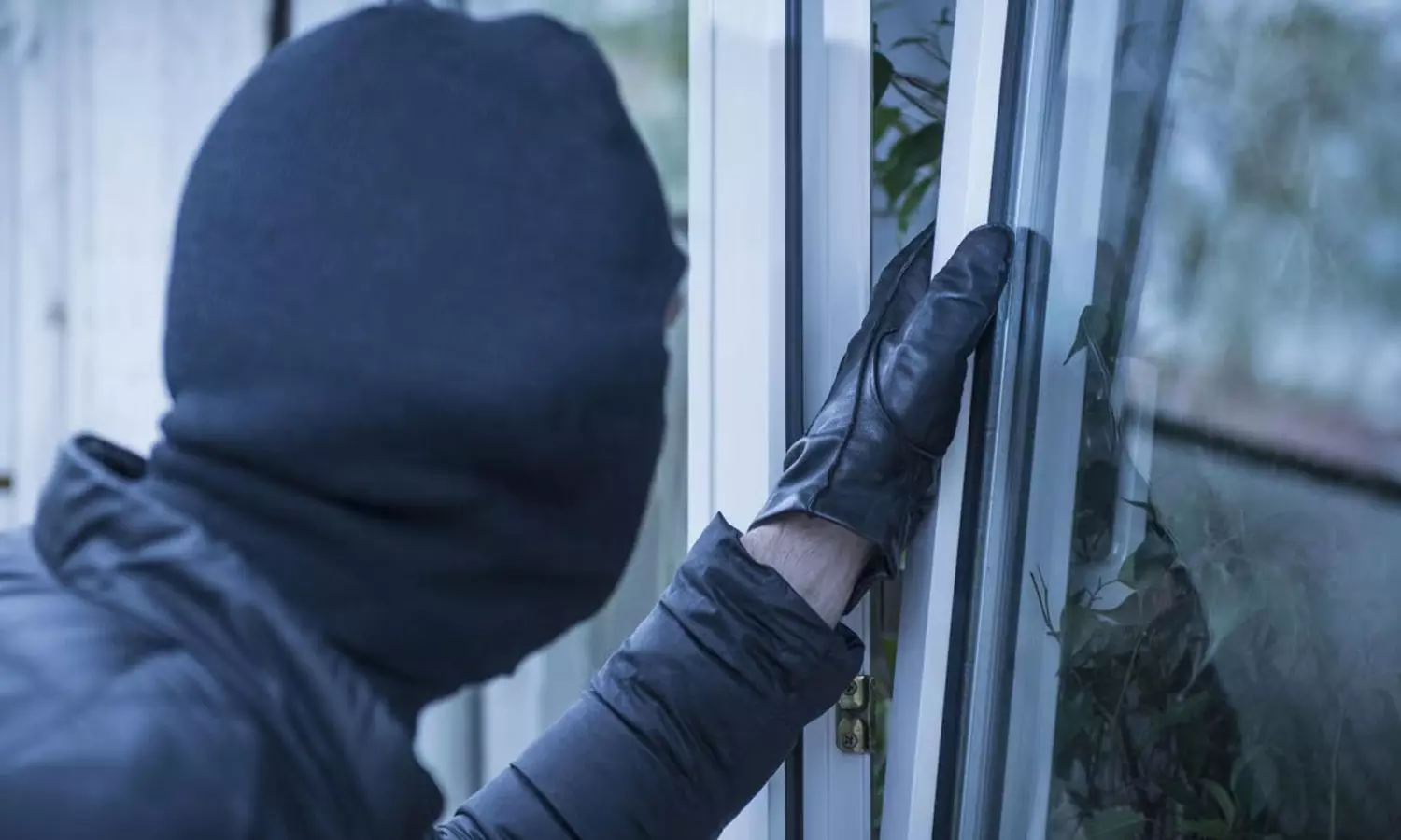 breaks into househole in China, Burglar falls asleep mid-robbery,Burglar who fell asleep mid-heist arrested ,Burglar fell asleep mid-heist,mid-robbery,robbery,മോഷണത്തിനിടെ ഉറങ്ങിപ്പോയി,ചൈനയിലെ മോഷണം,കവര്ച്ചക്കിടെ കൂര്ക്കം വലിച്ച് ഉറക്കം breaks into househole in China, Burglar falls asleep mid-robbery,Burglar who fell asleep mid-heist arrested ,Burglar fell asleep mid-heist,mid-robbery,robbery,മോഷണത്തിനിടെ ഉറങ്ങിപ്പോയി,ചൈനയിലെ മോഷണം,കവര്ച്ചക്കിടെ കൂര്ക്കം വലിച്ച് ഉറക്കം