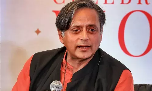 Alleged gold smuggling; Shashi Tharoor MPs personal staff was questioned and released,latest news