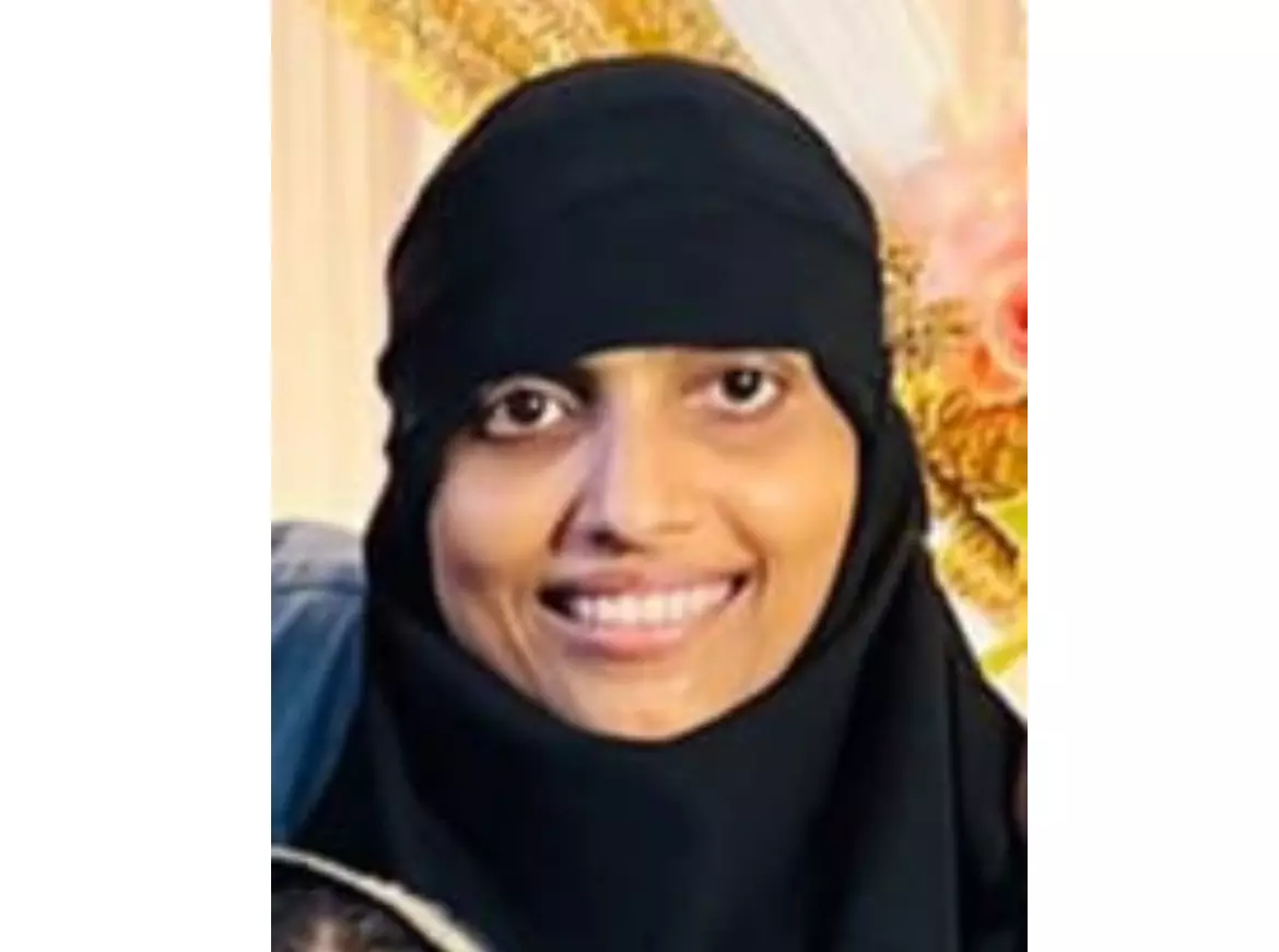 ഉംറ നിർവഹിച്ച് മടങ്ങുകയായിരുന്ന കോഴിക്കോട് സ്വദേശിനി വിമാനത്തിൽ മരിച്ചു ഉംറ നിർവഹിച്ച് മടങ്ങുകയായിരുന്ന കോഴിക്കോട് സ്വദേശിനി വിമാനത്തിൽ മരിച്ചു