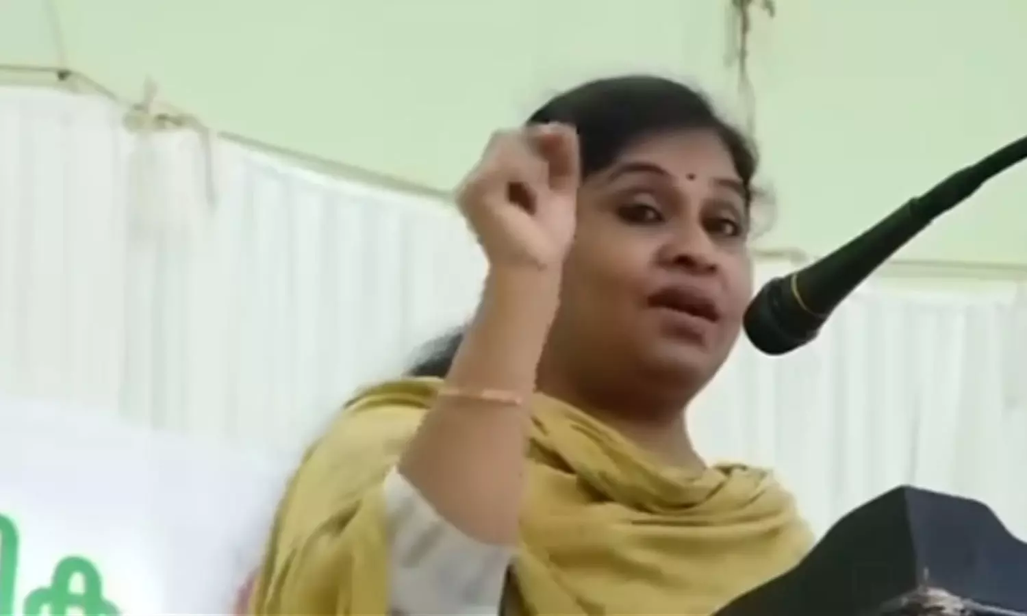 actress gayathri criticism against discrimination, casteism in serials and modi govt, modi media