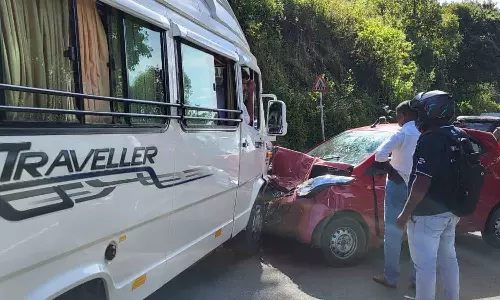 Ayyappa devotee died in a car accident at Idukki Kuttikanam