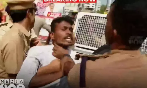 KSU activist was stabbed in the neck; Case against Kozhikode DCP KSU activist was stabbed in the neck; Case against Kozhikode DCP