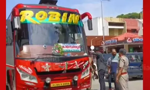 Department of Motor Vehicles cancels permit of Robin Bus. The All India Tourist Permit of the bus was canceled by the MVD Secretary citing continuous violation of the law, Motor Vehicles Department cancels permit of Robin Bus