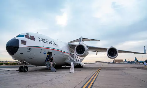 കുവൈത്തില്‍ നിന്നും റെഡ് ക്രസന്‍റ് പ്രതിനിധി   സംഘം റഫ അതിര്‍ത്തിയിലെത്തി