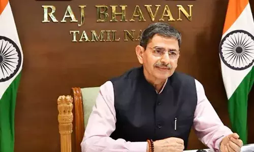 ഗവര്‍ണറുടെ അധികാരം രാഷ്ട്രപതിയെപ്പോലെയല്ലെന്ന്  സുപ്രീംകോടതി