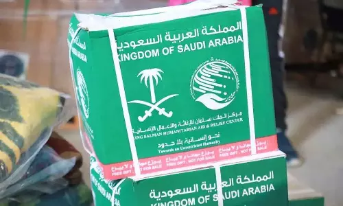 സൗദിയുടെ സഹായം: ഗസ്സയിലെത്തിച്ച അവശ്യവസ്തുക്കൾ വിതരണം തുടരുന്നു സൗദിയുടെ സഹായം: ഗസ്സയിലെത്തിച്ച അവശ്യവസ്തുക്കൾ വിതരണം തുടരുന്നു