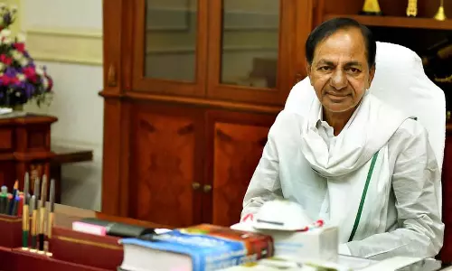 കെെ പിടിച്ച് തെലങ്കാന; ജന​​രോഷച്ചൂടറിഞ്ഞ് കെ.സി.ആർ