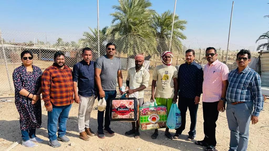 ശൈത്യകാലത്തെ നേരിടാൻ തൊഴിലാളികൾക്ക്  ദമ്മാം ഒഐസിസി കോട്ടയം കമ്മിറ്റി സഹായമെത്തിച്ചു